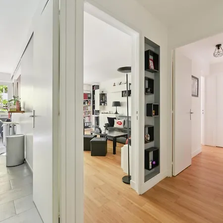 Design Pour Les Amateurs De Modernite Parigi
